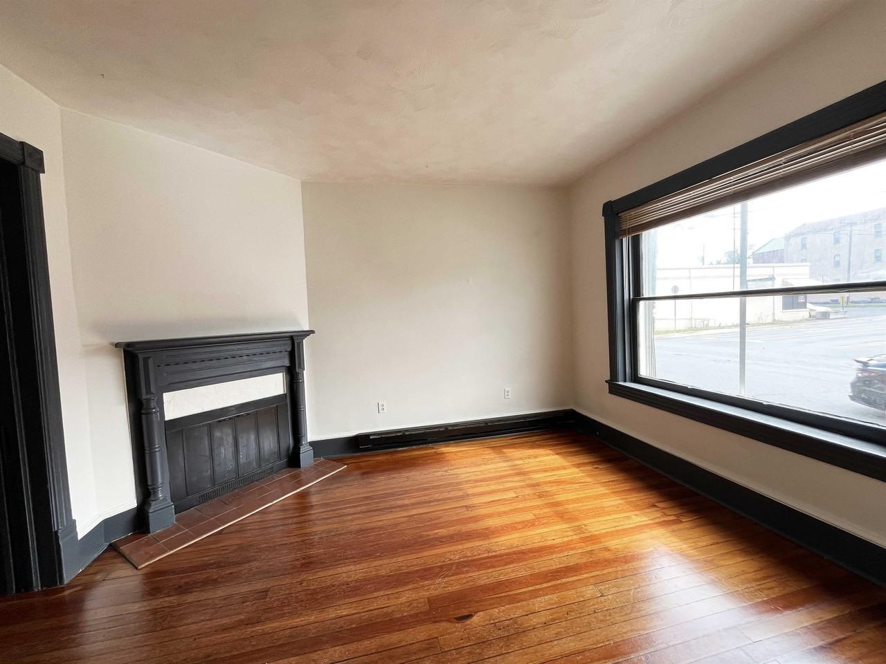 238 N Raleigh St - Photo 5 of 11