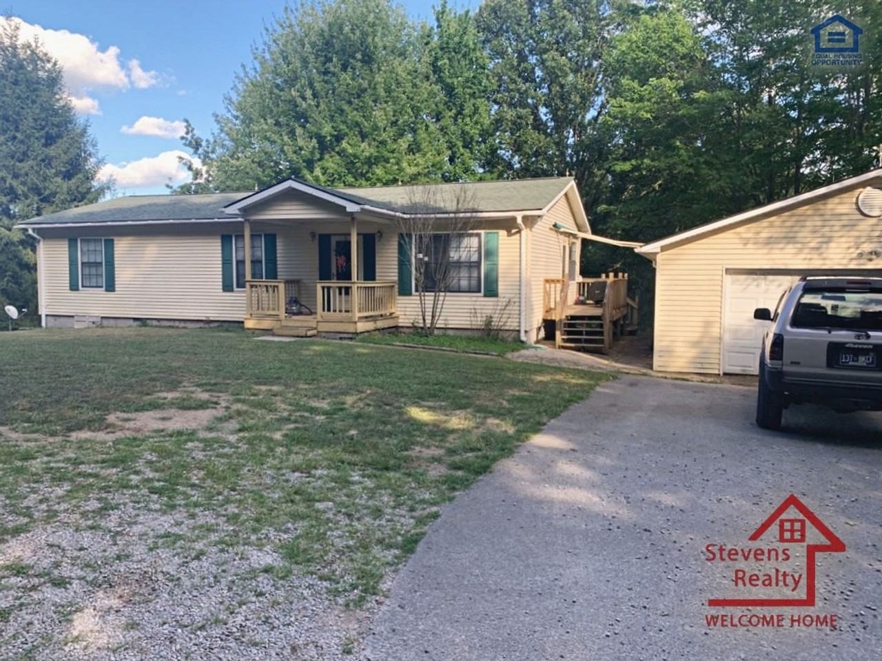 702 Turkey Scratch Rd - Photo 2 of 17