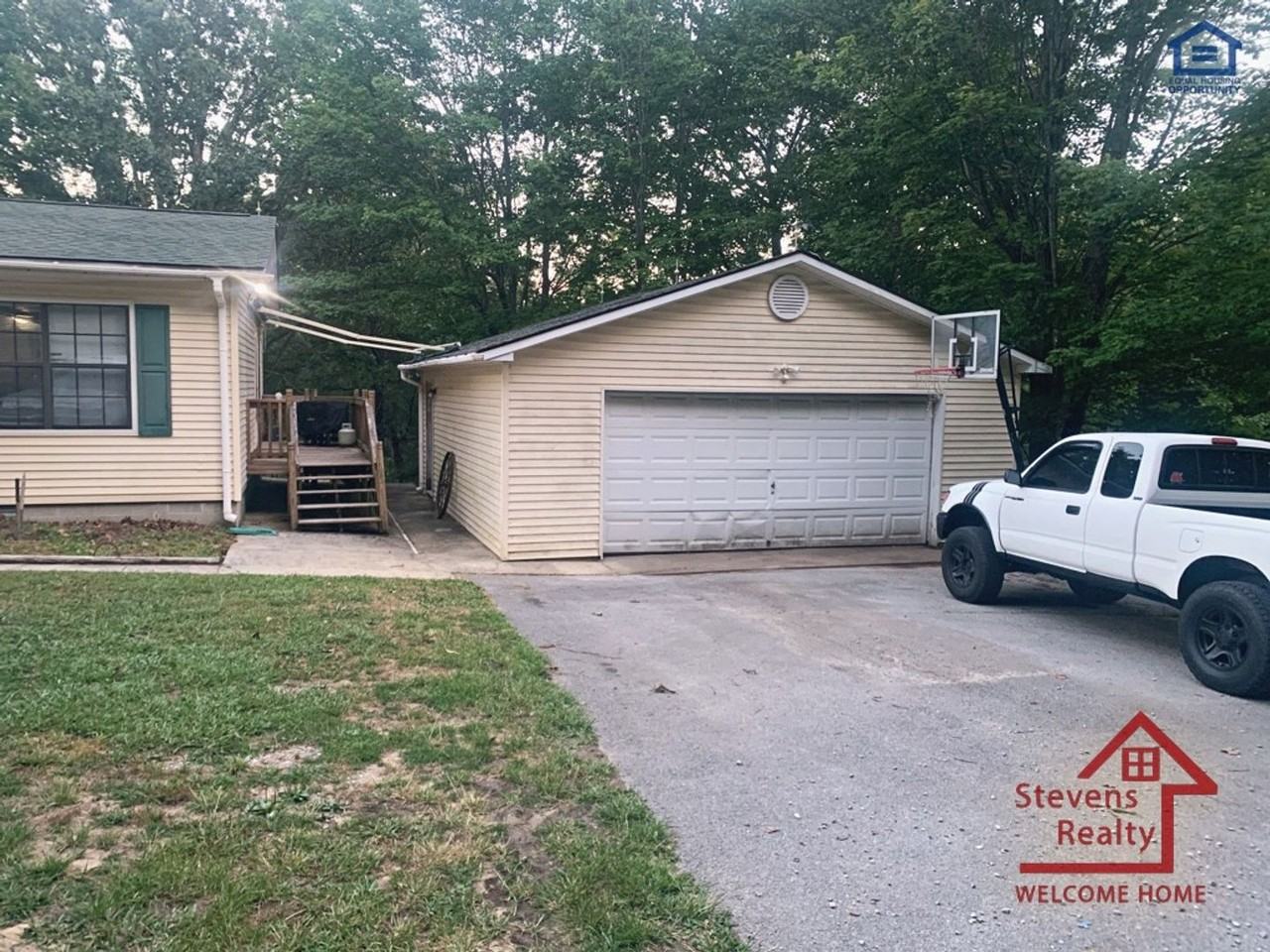 702 Turkey Scratch Rd - Photo 4 of 17