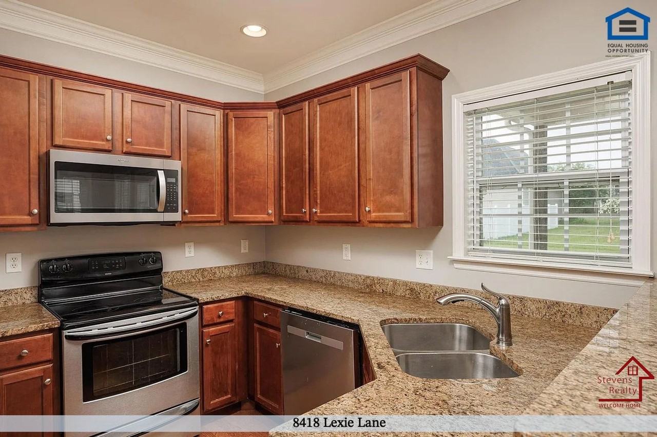 8418 Lexie Ln - Photo 7 of 28