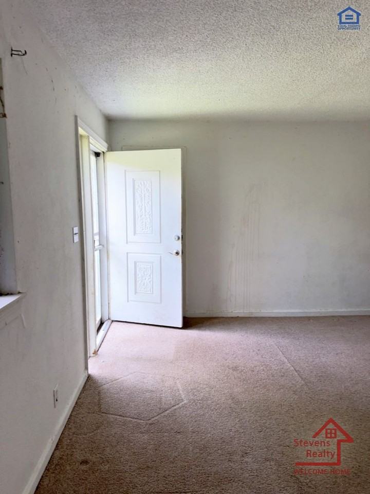 409 Donaldson Rd - Photo 3 of 12