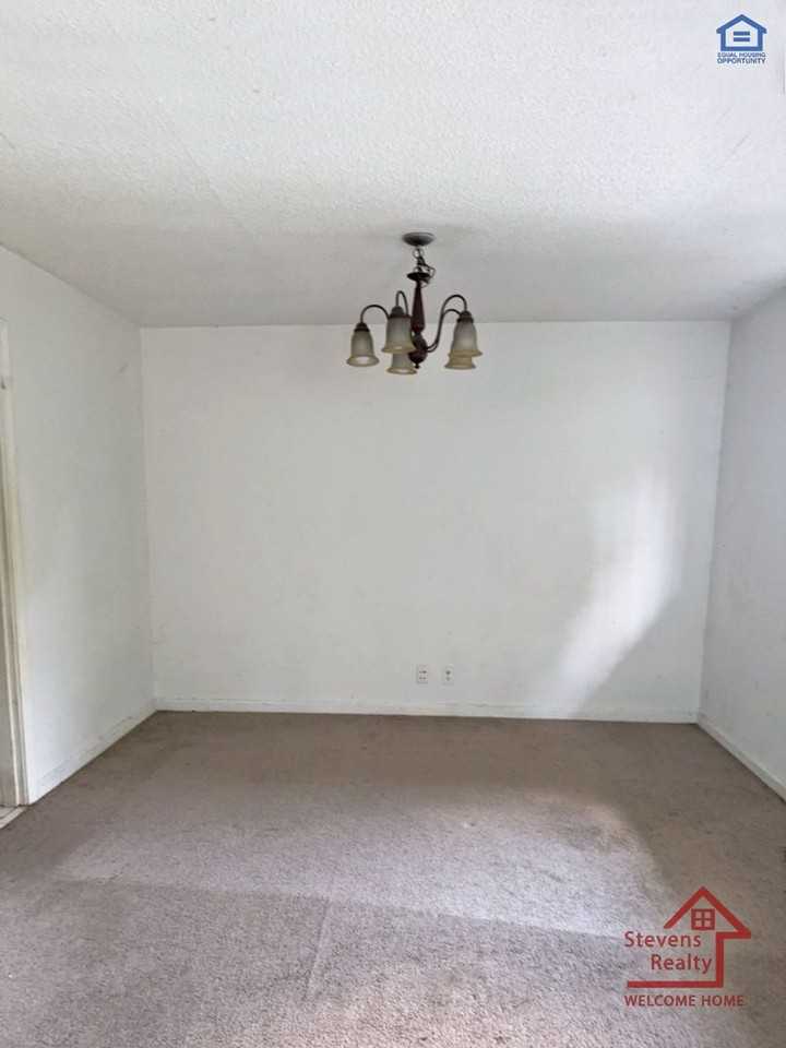 409 Donaldson Rd - Photo 5 of 12