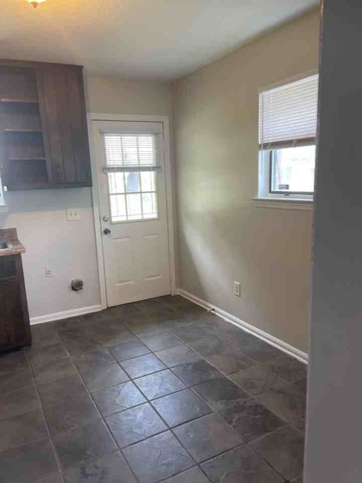 1700 Olive St #A - Photo 5 of 11