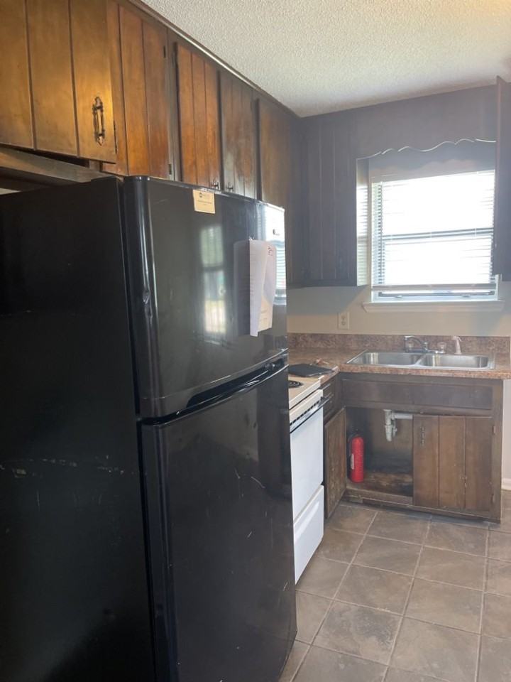 1700 Olive St #A - Photo 6 of 11
