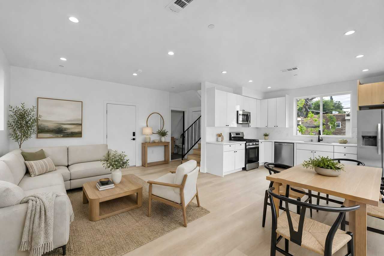 10744 1/2 Hortense Street - Photo 4 of 15