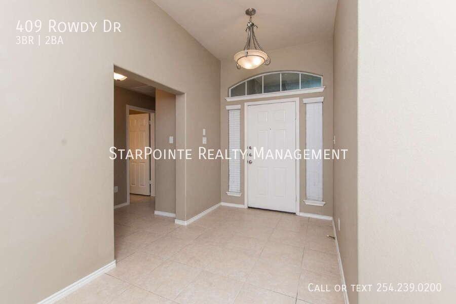 409 Rowdy Dr - Photo 2 of 26