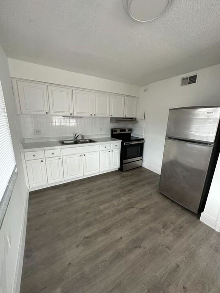 Andover Club Apartments - Photo 5 of 10