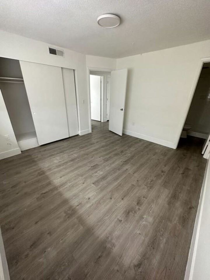 Andover Club Apartments - Photo 7 of 10
