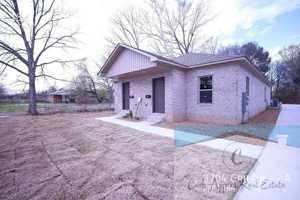 featured image of 3704 Griffin St #A