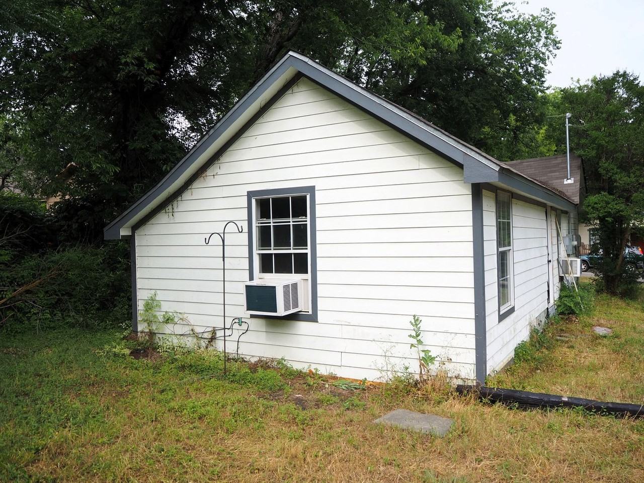 1225 Norman St - Photo 3 of 10