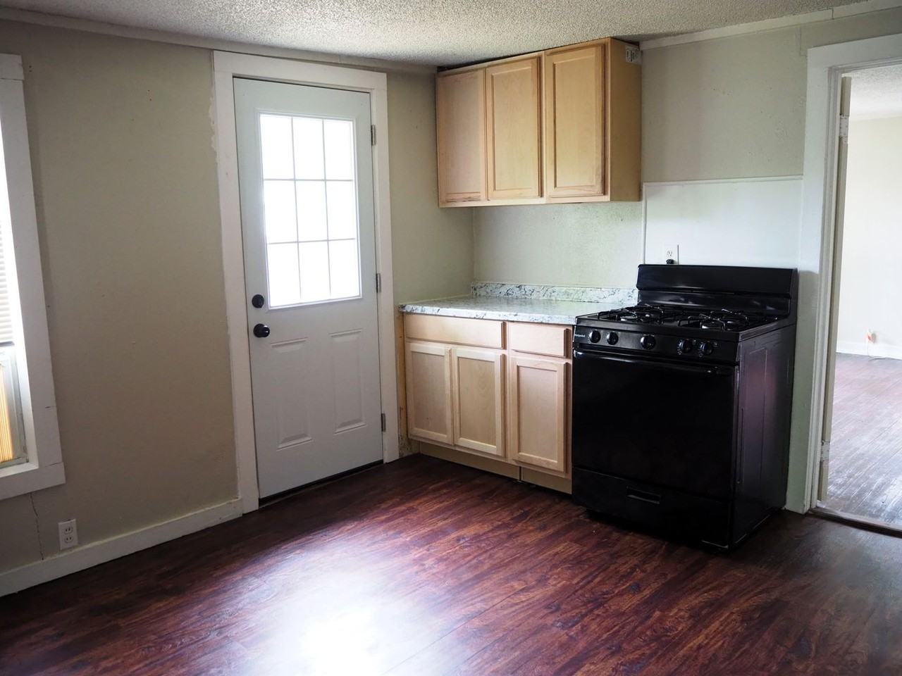 1225 Norman St - Photo 5 of 10