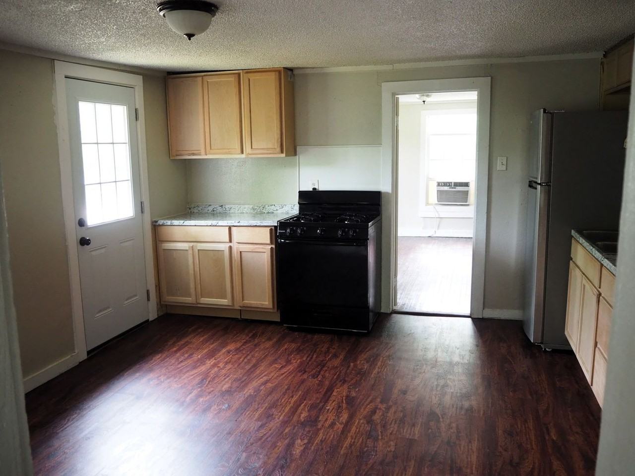 1225 Norman St - Photo 6 of 10