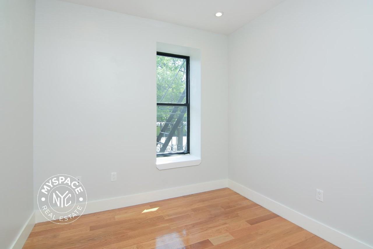 951 Prospect Pl #4R - Photo 7 of 10