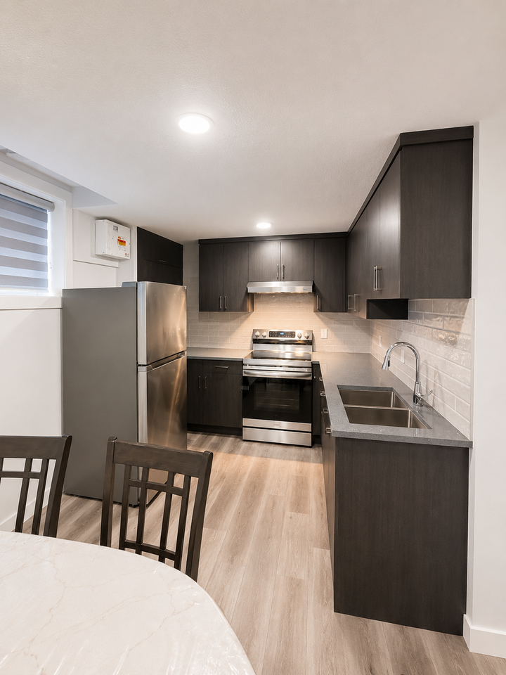 Furnished 2 Bed Basement Suite | All Utilities Included | Laurel, Edmonton - Photo 2 of 8