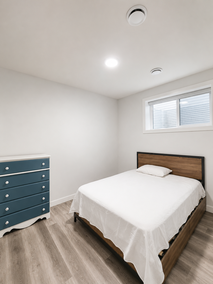 Furnished 2 Bed Basement Suite | All Utilities Included | Laurel, Edmonton - Photo 6 of 8