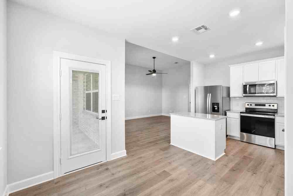345 Magnolia Blvd - Photo 6 of 16