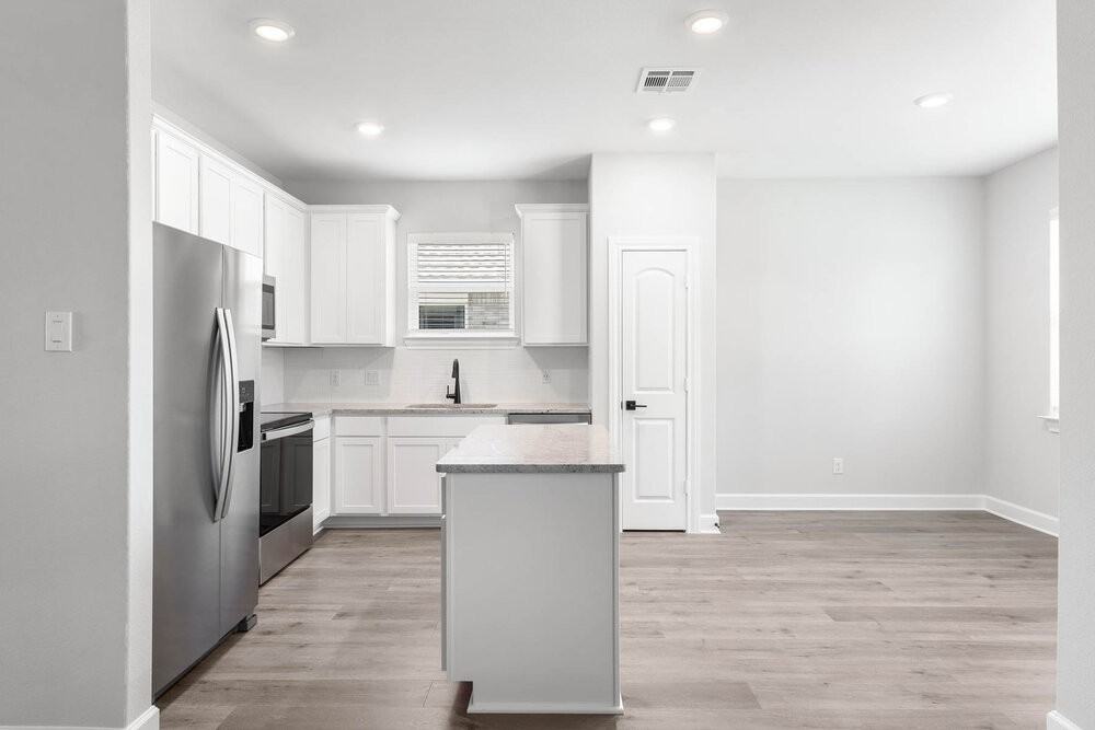 345 Magnolia Blvd - Photo 7 of 16