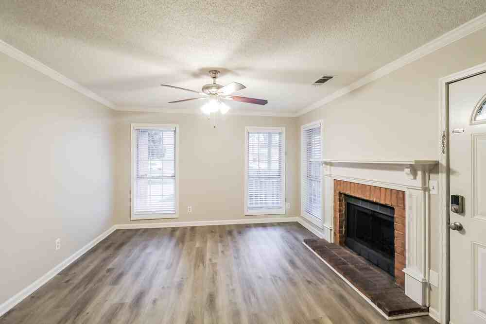 839 Ashley Ln - Photo 5 of 20