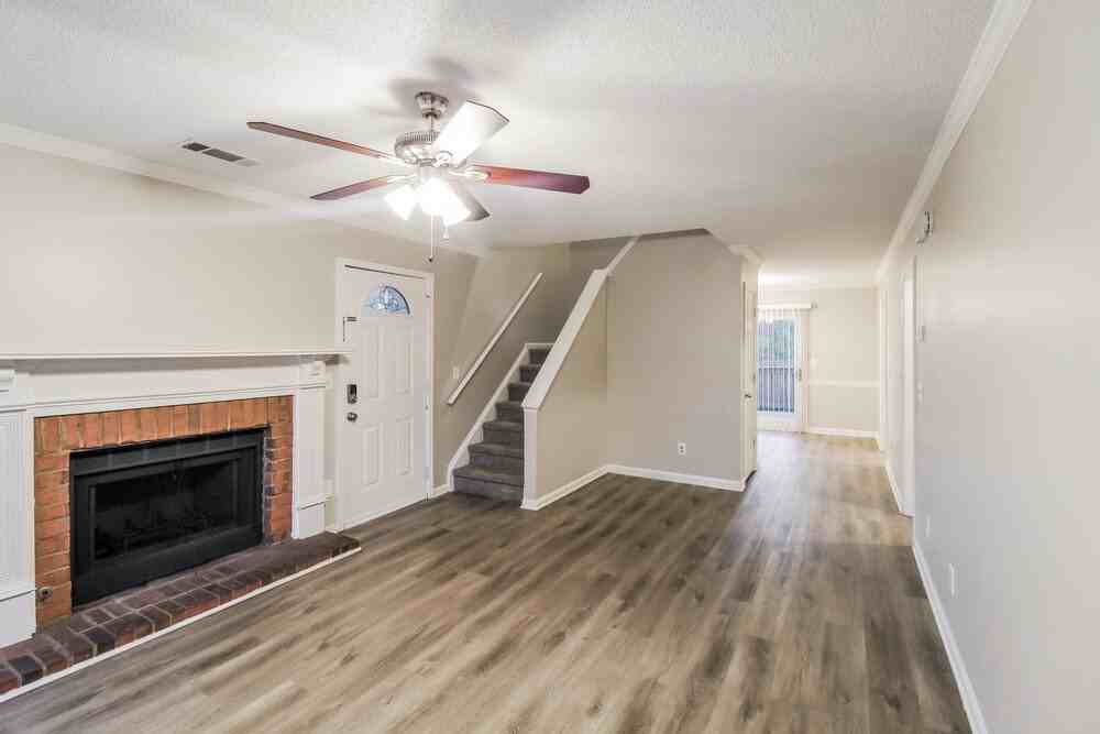 839 Ashley Ln - Photo 6 of 20