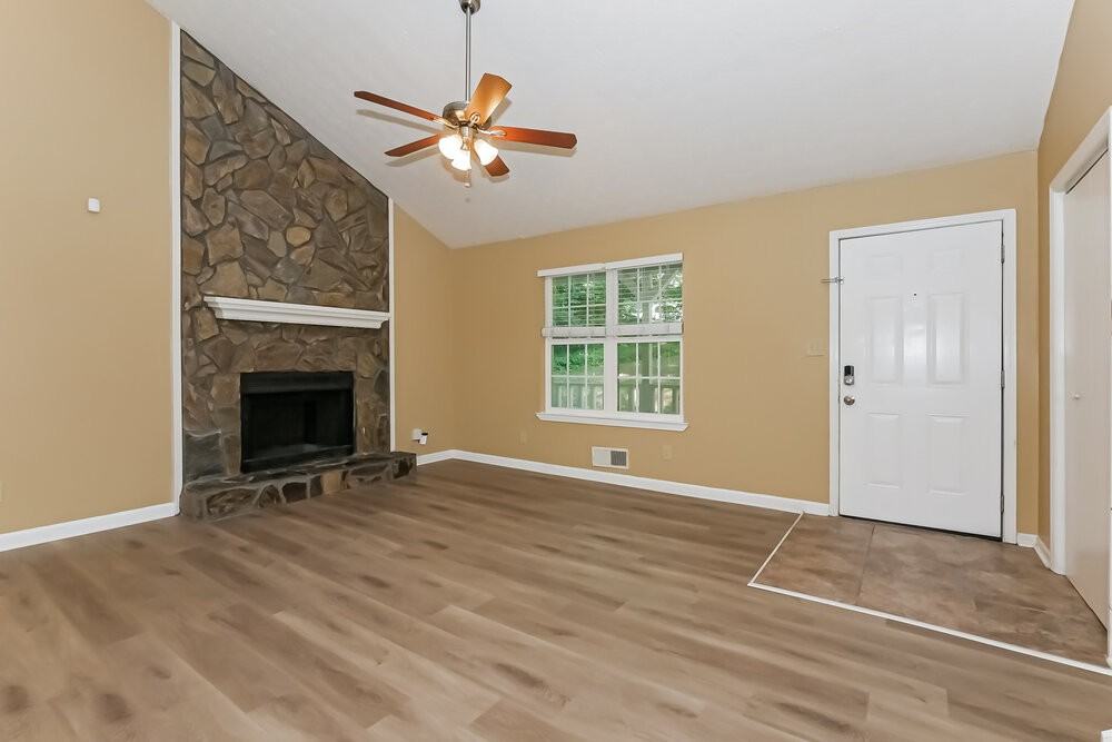 212 Wildwood Dr - Photo 5 of 21