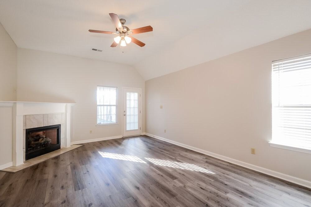 8334 Regal Bend Dr - Photo 3 of 16