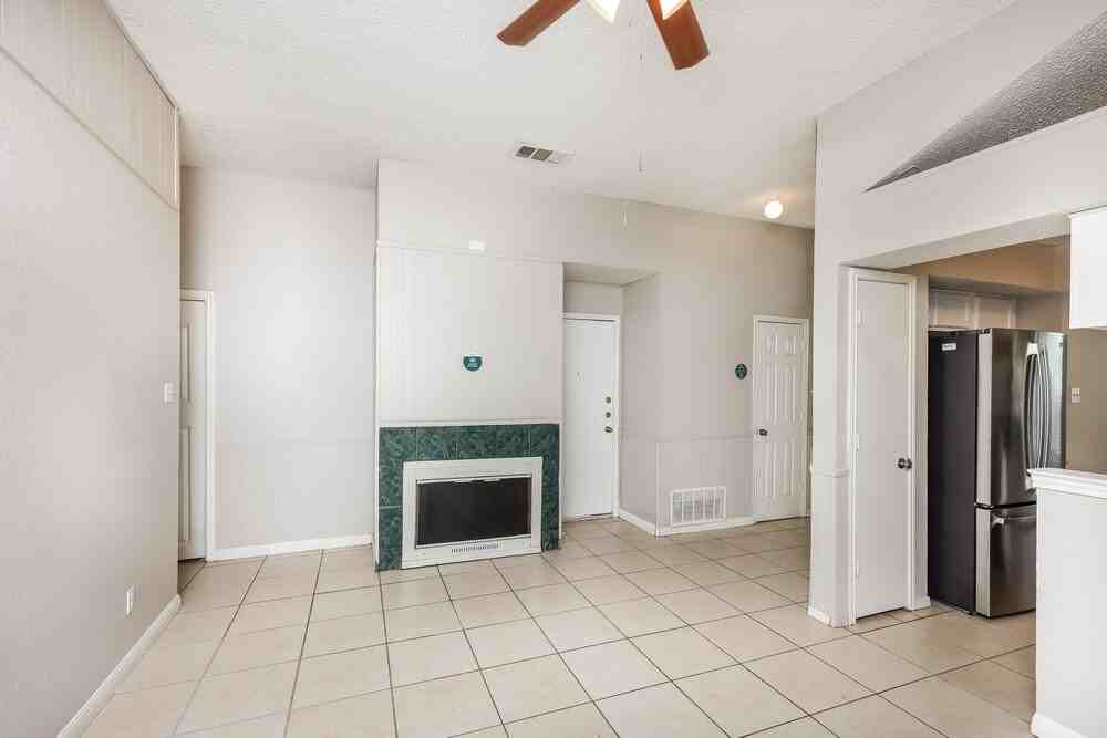 1416 Horncastle St - Photo 4 of 16