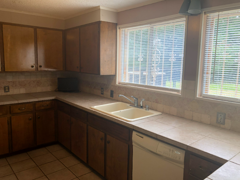 1002 Chris Cir - Photo 7 of 15