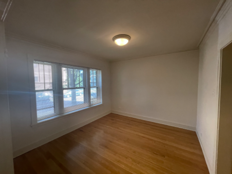 2145 W Chase Ave #2 - Photo 4 of 17