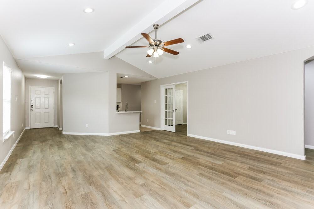 10041 Silent Hollow Dr - Photo 5 of 19