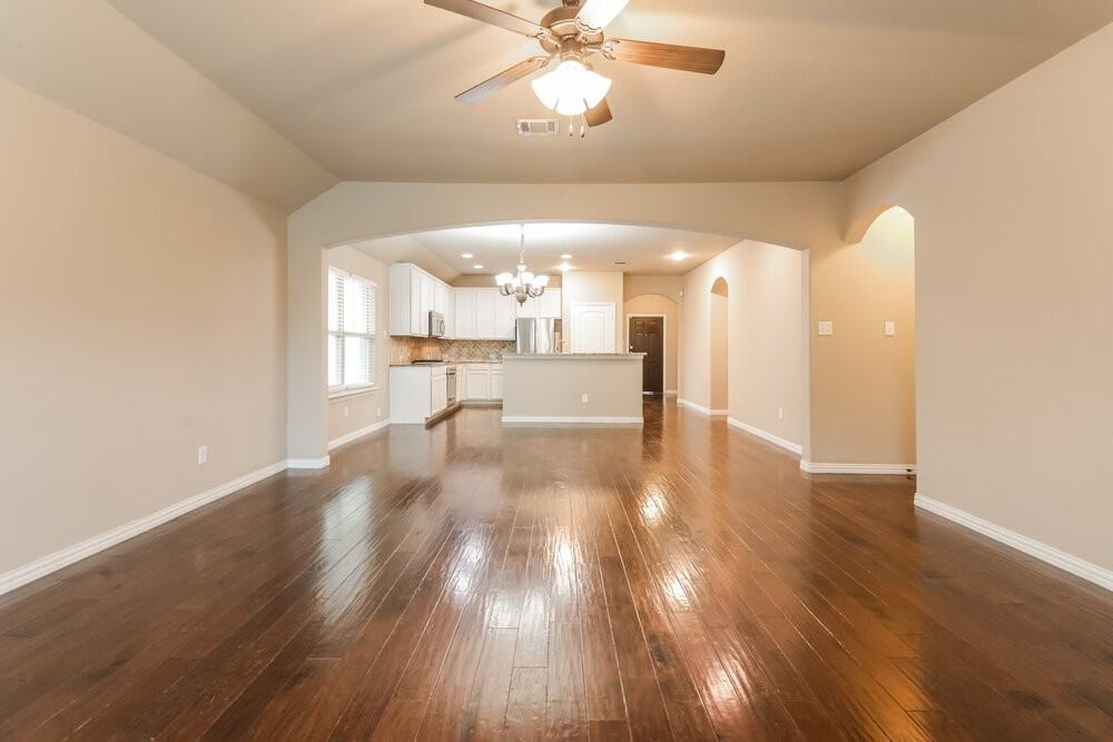 121 Pleasant Hill Ln - Photo 5 of 19