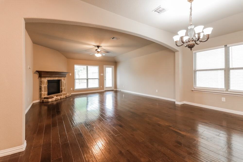 121 Pleasant Hill Ln - Photo 6 of 19