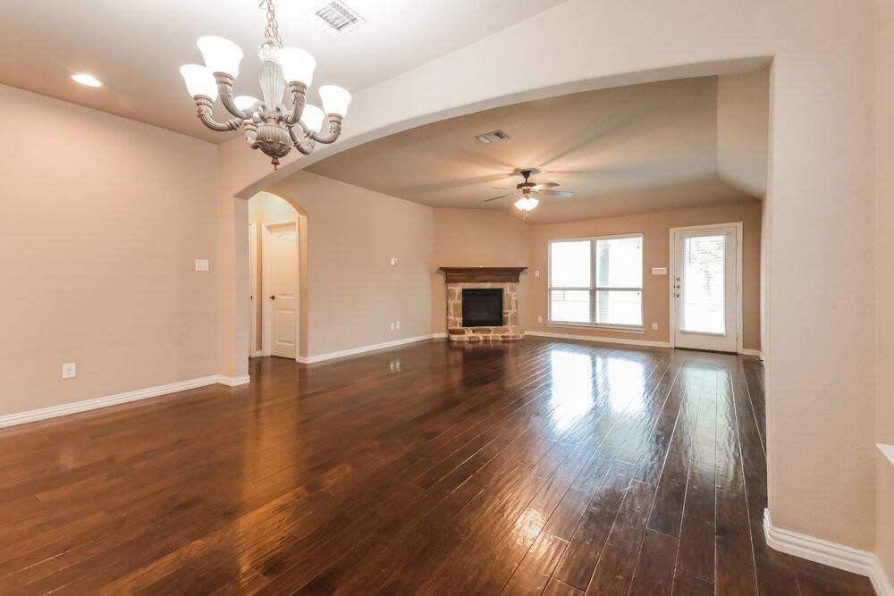121 Pleasant Hill Ln - Photo 7 of 19
