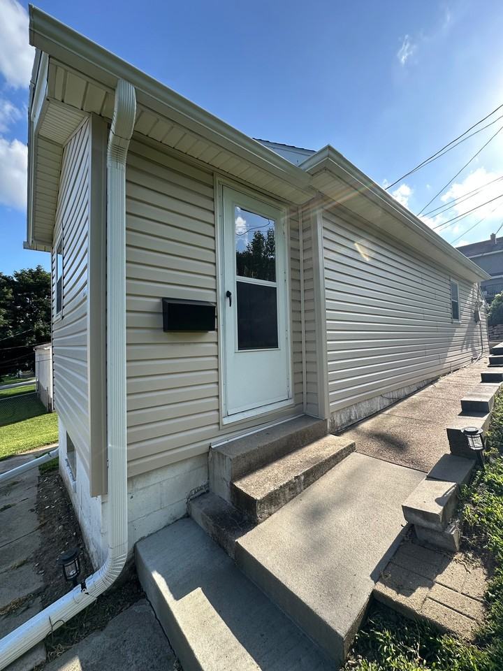 2324 S 30th St - Photo 2 of 20