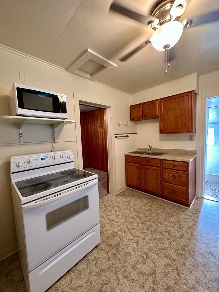 2324 S 30th St - Photo 3 of 20