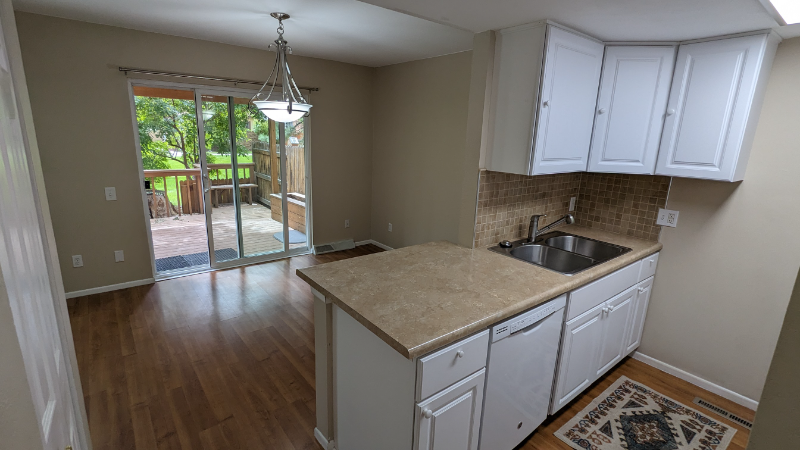 8715 Garrison Ct - Photo 5 of 30