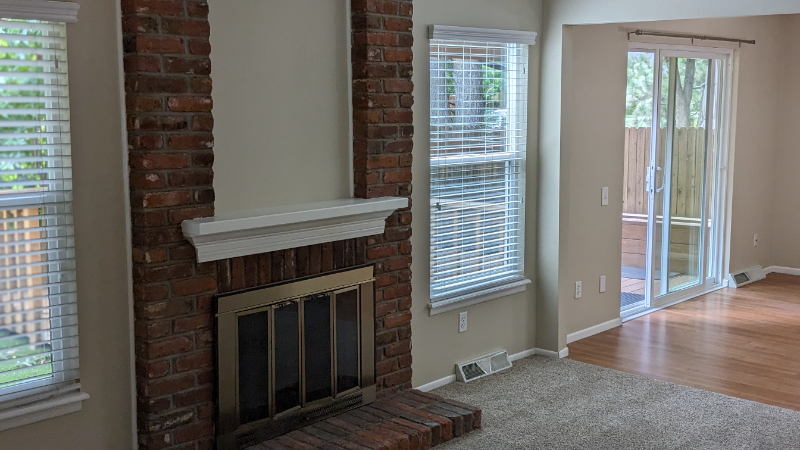 8715 Garrison Ct - Photo 7 of 30