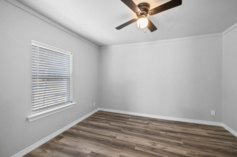 133 W 13th Ave #A - Photo 6 of 28