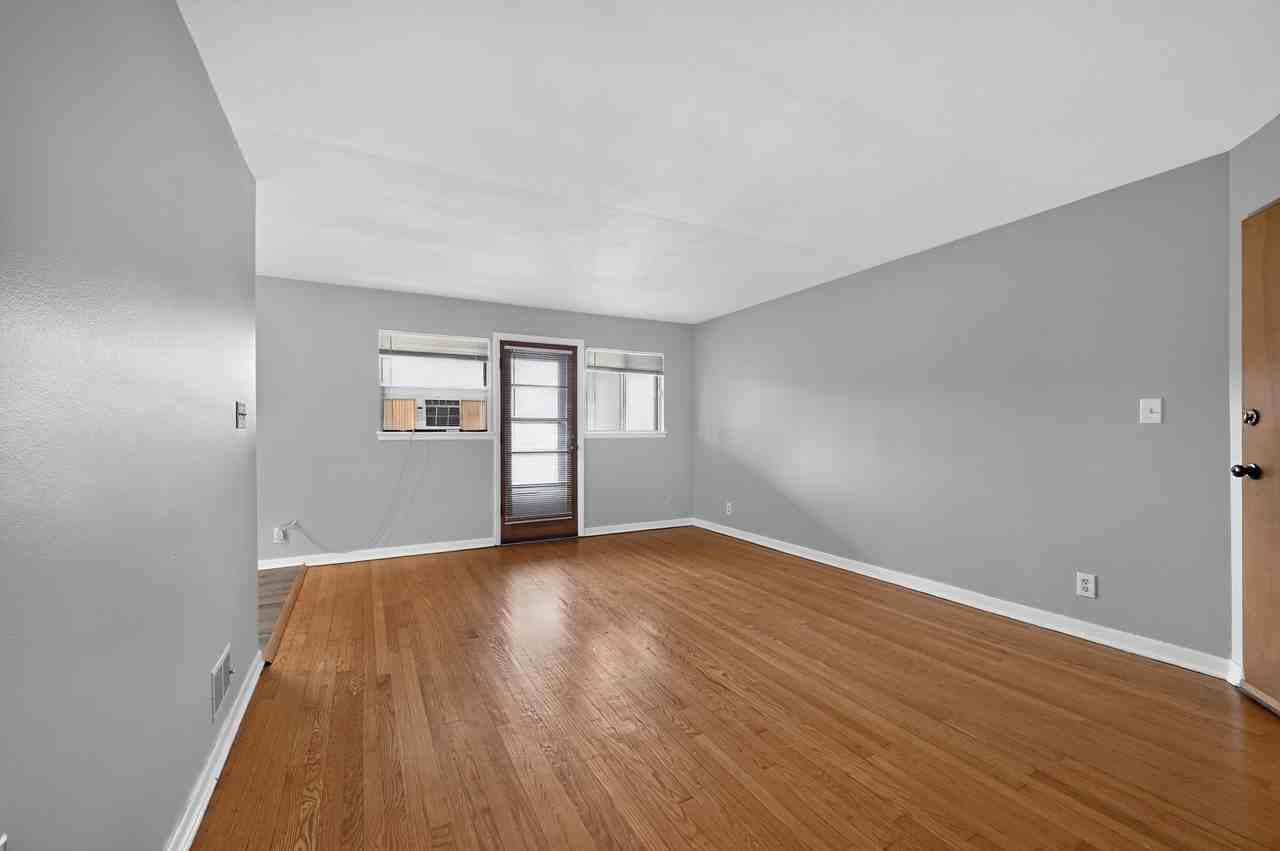 1141 Waukegan Rd - Photo 4 of 13
