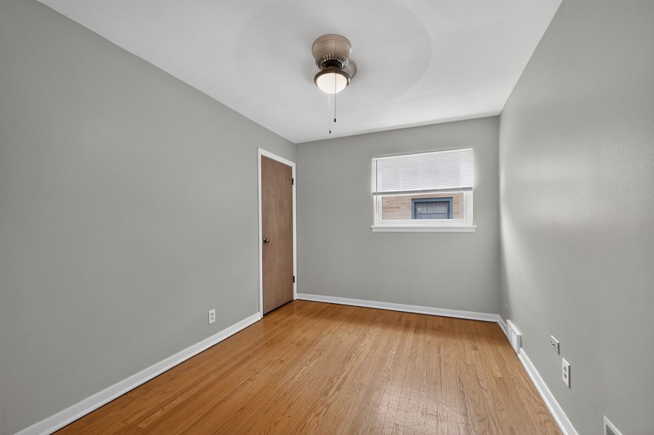 1141 Waukegan Rd - Photo 5 of 13