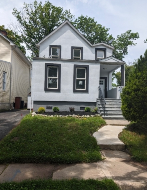21 Oak St #1 - Photo 2 of 17