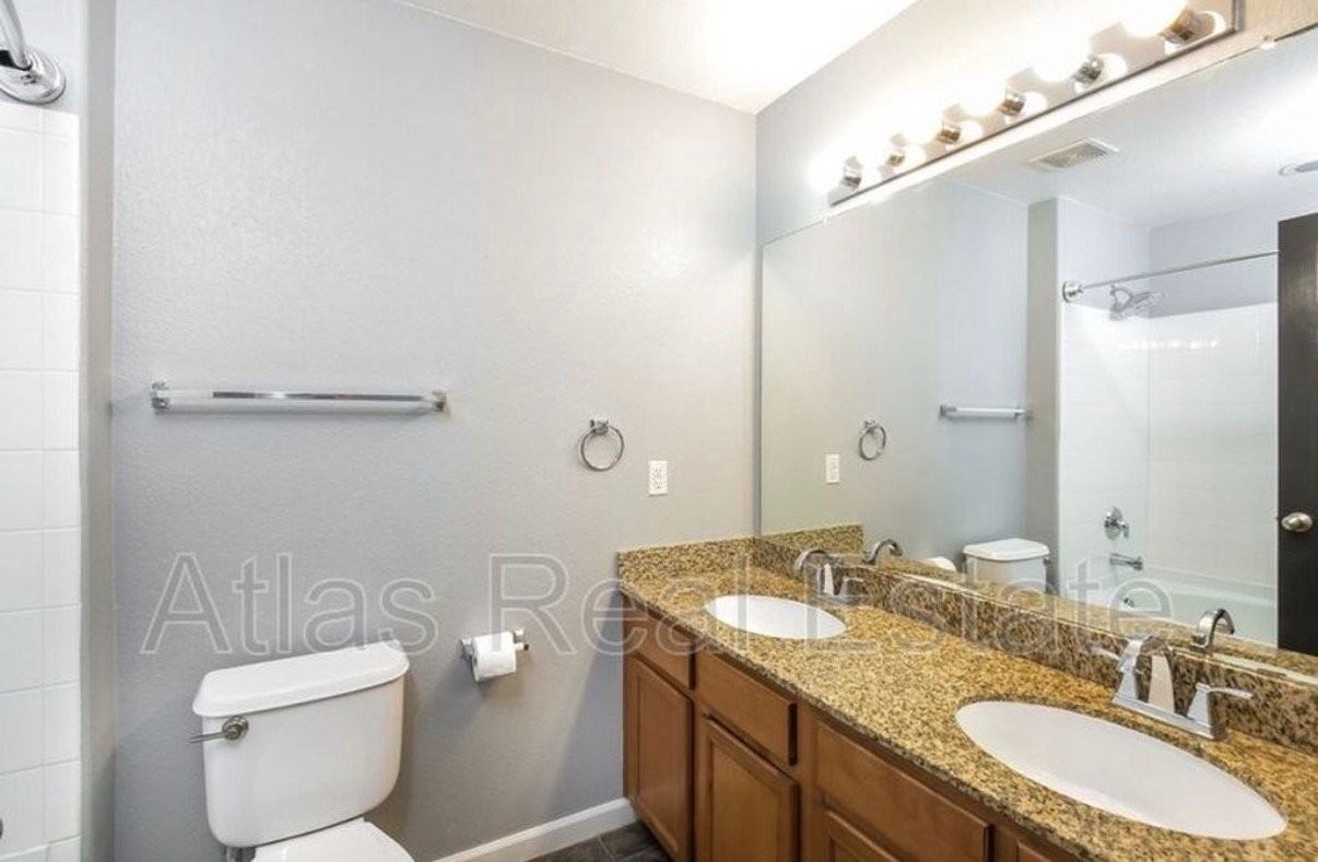 5728 E 127th Ave - Photo 5 of 15