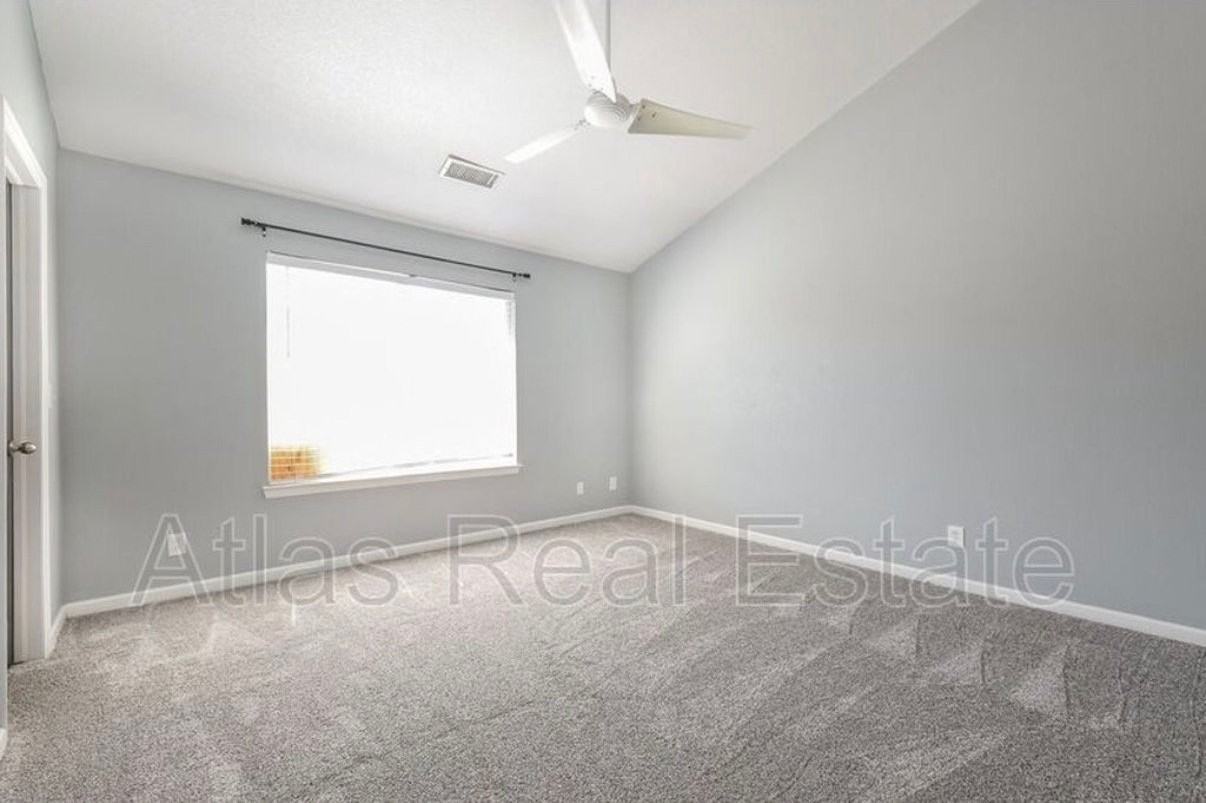 5728 E 127th Ave - Photo 6 of 15