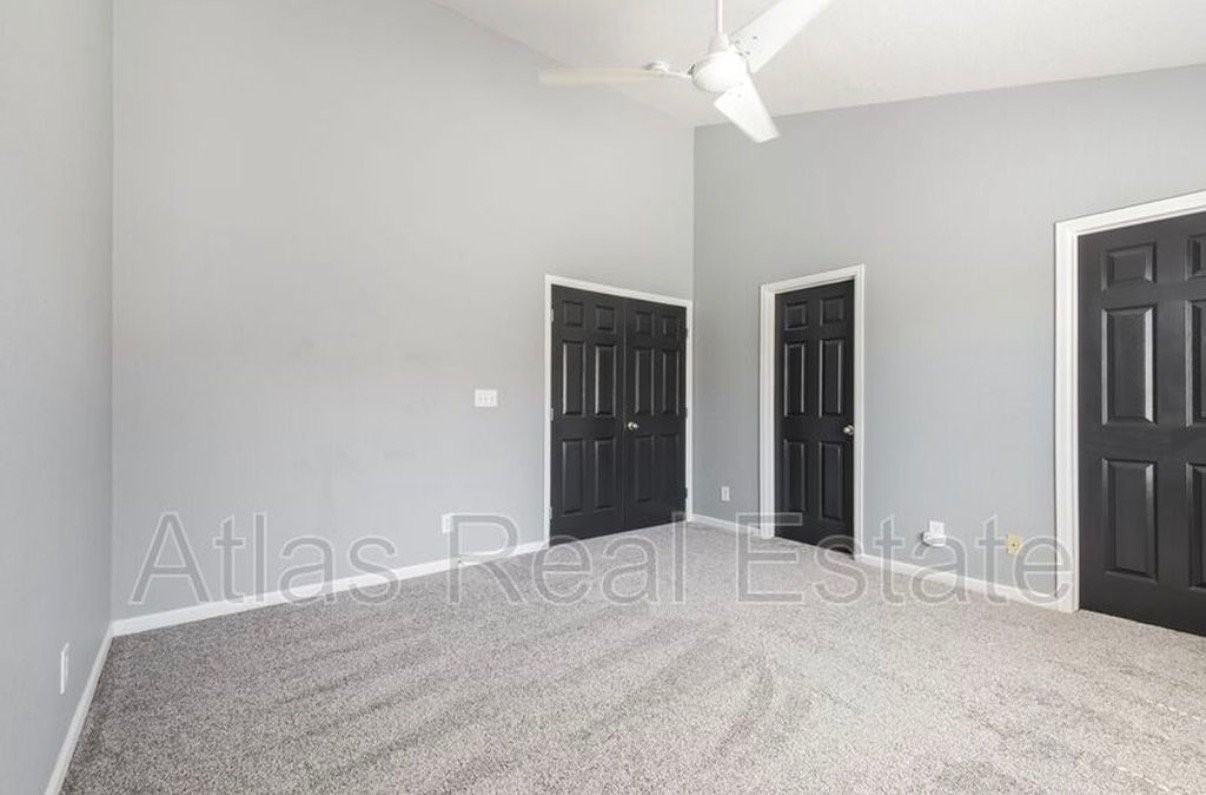5728 E 127th Ave - Photo 7 of 15