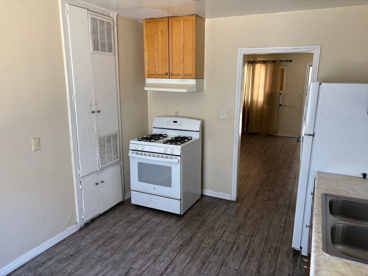 7727 Walker Ave #B - Photo 6 of 9