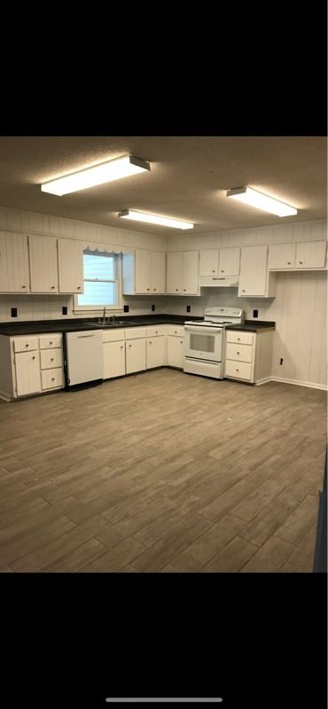182 Parker Rd - Photo 2 of 2