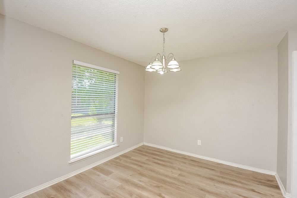 6221 Valley Forge Ct - Photo 5 of 16