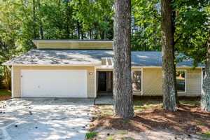 featured image of 2735 Trotters Walk Trl