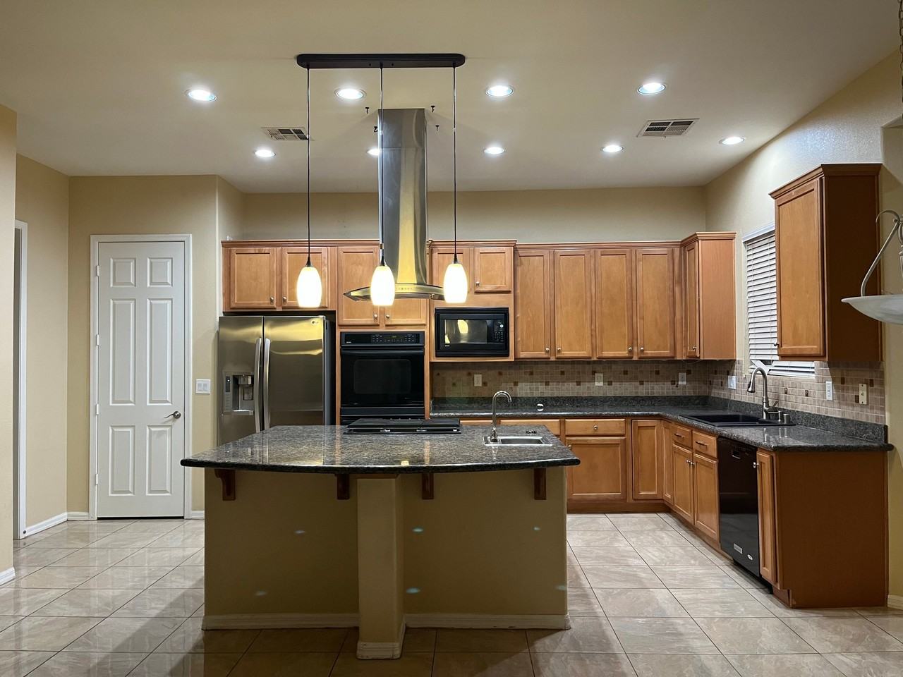 8089 Villa Del Cielo St - Photo 5 of 6