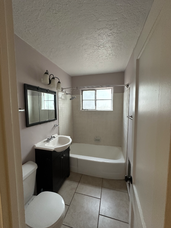 4227 Brockmont Ave Ne - Photo 2 of 17