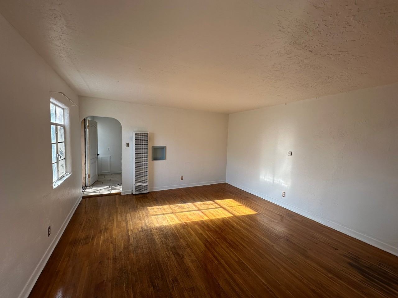 4227 Brockmont Ave Ne - Photo 6 of 17